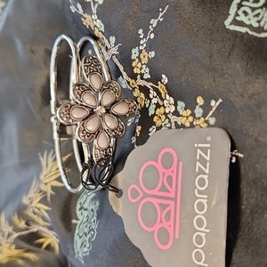 Paparazzi Go With The Florals Bracelet
